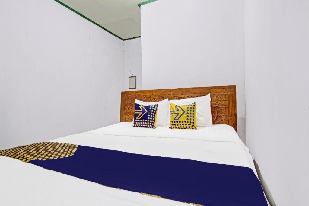 Spot On 92009 Hotel Indah Arum Cilacap Exterior foto